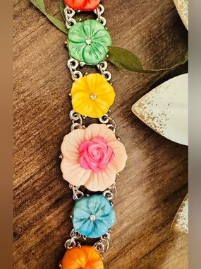 Bright Floral Multicolor Resin Flower Toggle Bracelet